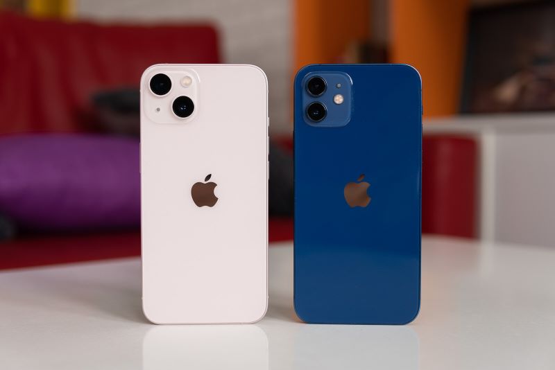 iPhone 12 và 13 có những thế mạnh riêng