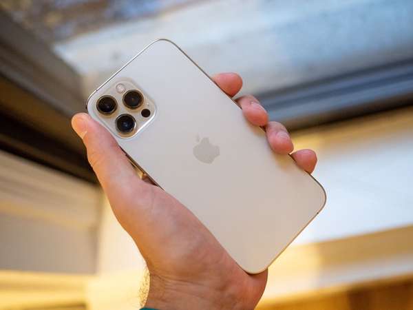 iPhone 12 được khen ngợi về camera