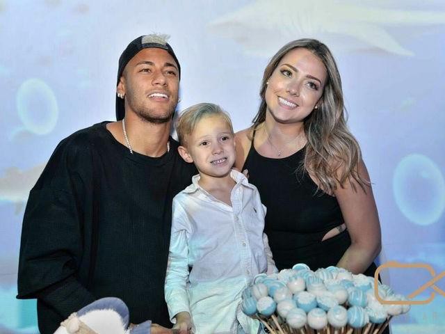 Carol Dantas - Mẹ của con trai Neymar