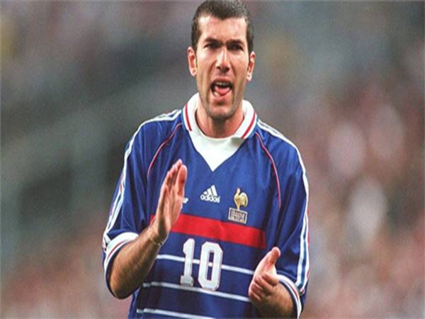 Zinedine Zidane tiền vệ xuất sắc nhất