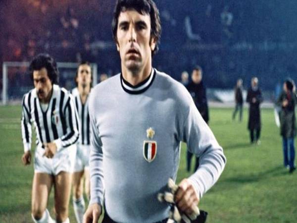 Dino Zoff là thủ môn đội tuyển Ý xuất sắc