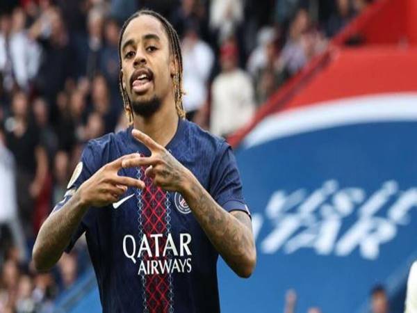 Bóng đá Pháp: CLB PSG đã đúng khi giữ chân Bradley Barcola