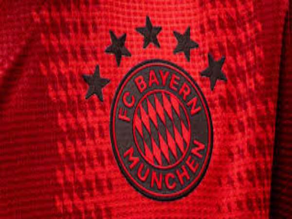 Sự khác biệt giữa các phiên bản logo Bayern Munich