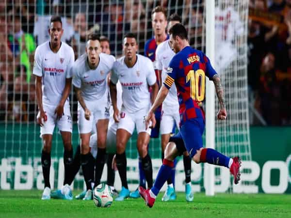 Cách bố trí hàng rào trong sân 7 người hiệu quả nhất