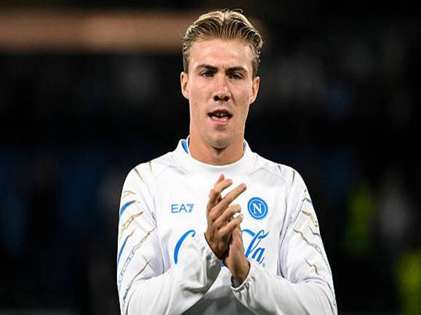 Bóng đá QT: HLV Đan Mạch khen hết lời Rasmus Hojlund