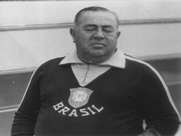 Các HLV Brazil đã giúp đội tuyển vô địch World Cup