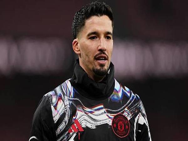 Tin chuyển nhượng: CLB Besiktas lên kế hoạch mua Altay Bayindir